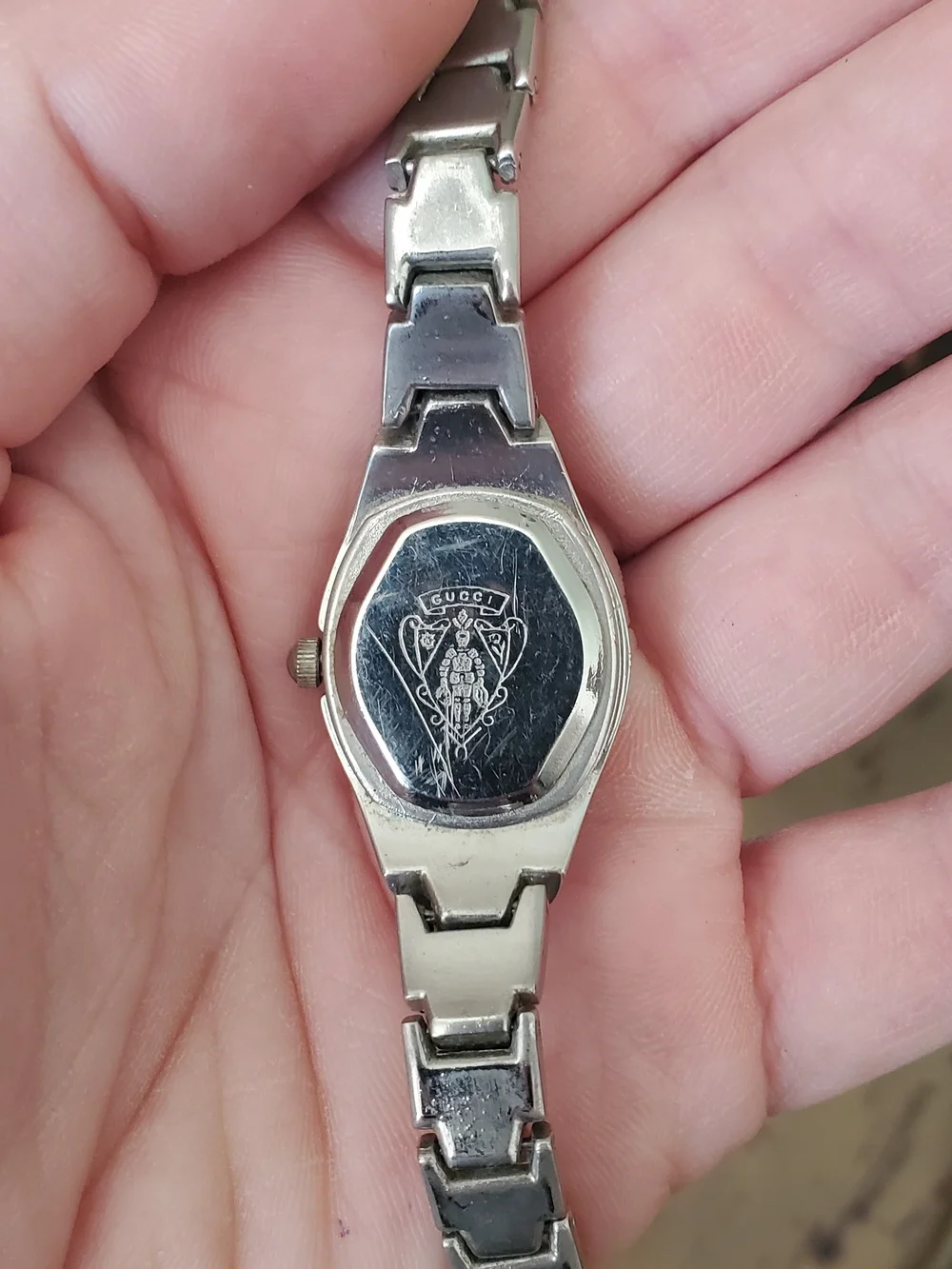 Gucci Silver Bracelet Women's Quartz Watch with Black Dial